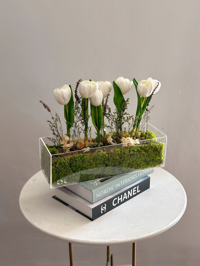 White Tulip Deco
